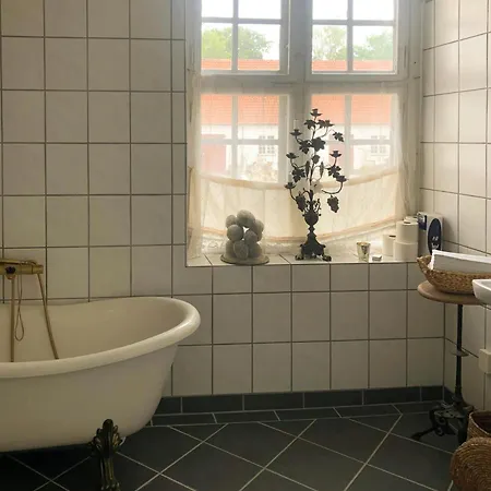 Historic Atmosphere At Gelskov Estate For * Ringe